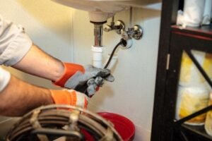 déboucher canalisation soi même