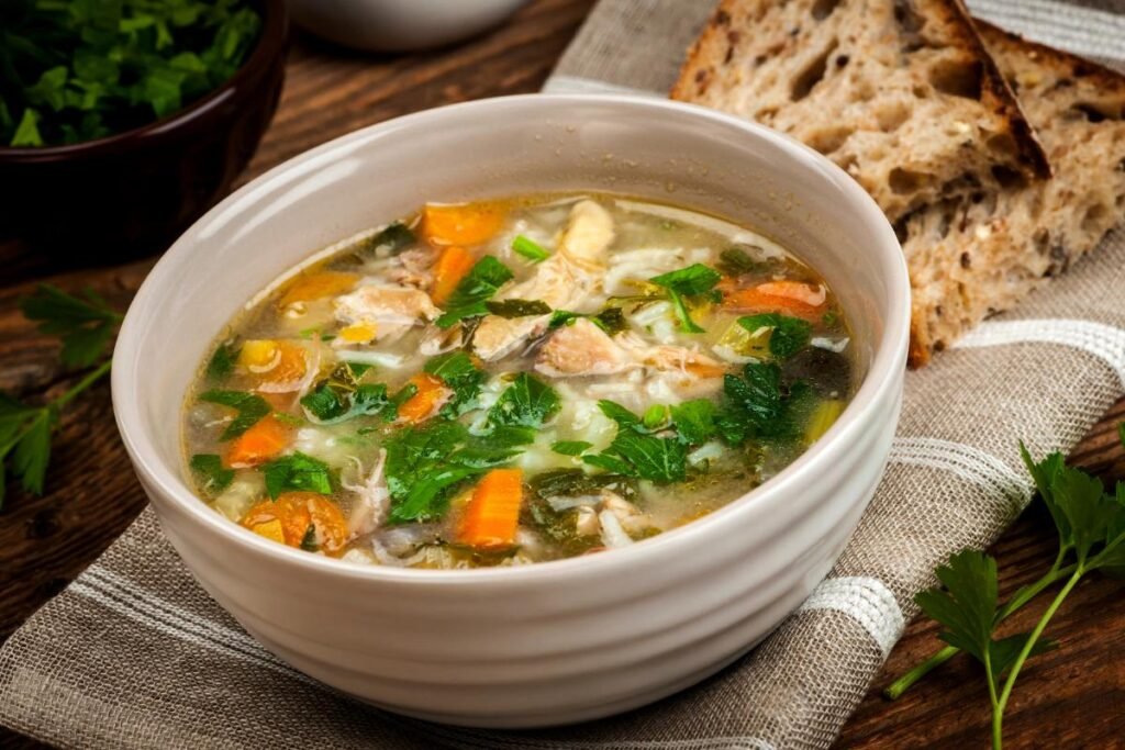 Bouillon de légumes comme alternative au vin blanc pour un risotto 