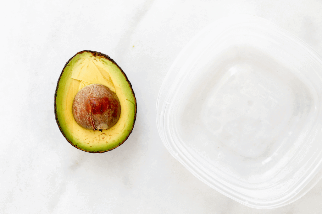 conserver un avocat ouvert sans rien