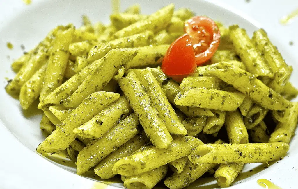 Quelle viande choisir pour sublimer vos pâtes au pesto