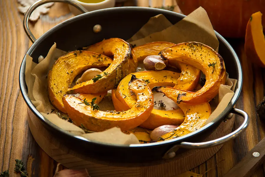 Courge rôtie au four et thym frais