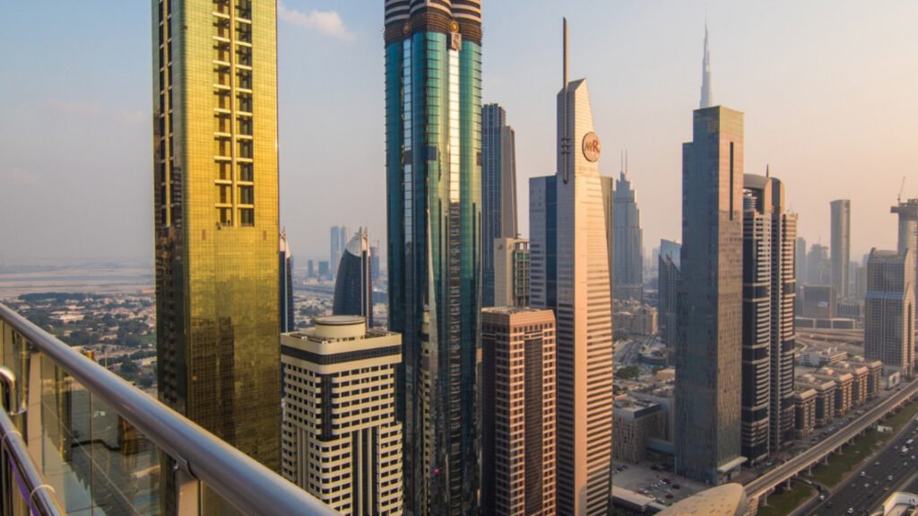 Dubaï en circuit : de l’ascension au Burj Khalifa aux safaris dans le désert !